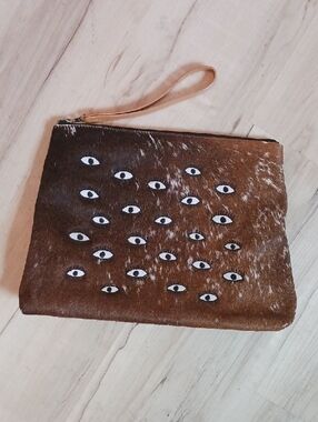 MIN & MON EYES CLUTCH.